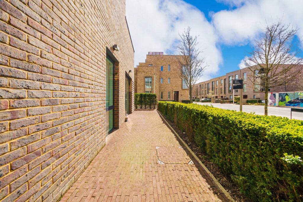 2 bedroom apartment for sale in Merlin Court, Handley Drive, London, SE3