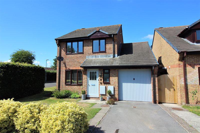 3 bedroom detached house for sale in Home Farm Way, Ilminster, TA19