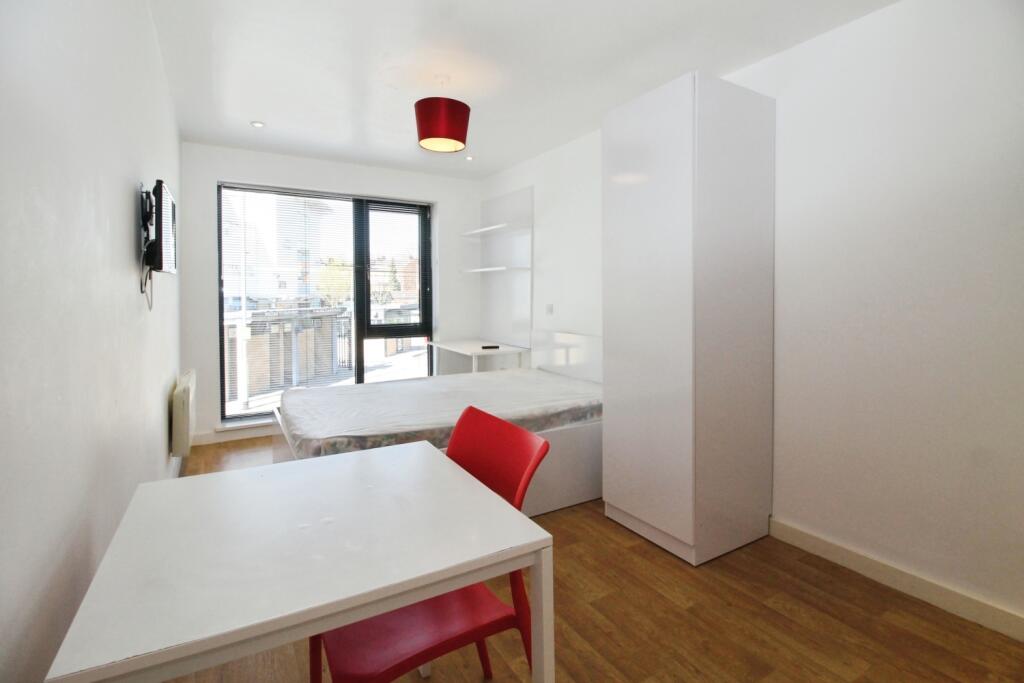 Main image of property: BILLS INCLUDED - The Pavilion, Headingley, Leeds, LS6