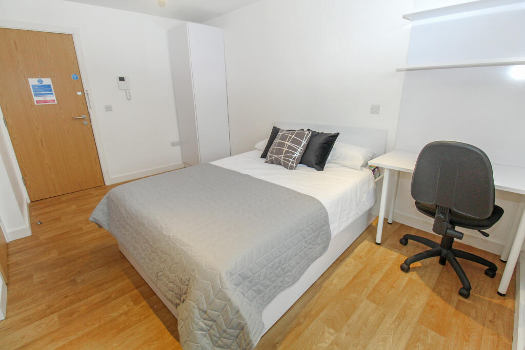 Main image of property: BILLS INCLUDED - The Pavilion, Headingley, Leeds, LS6