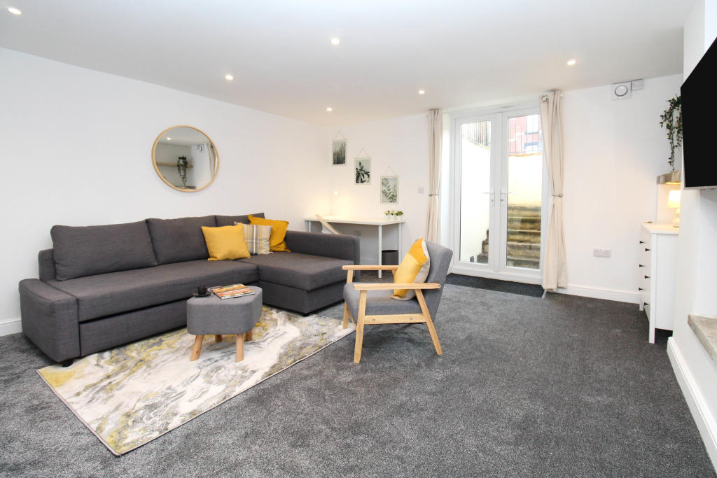 Terraced to rent on BILLS INCLUDED Tordoff Terrace, Kirkstall, Leeds, LS5