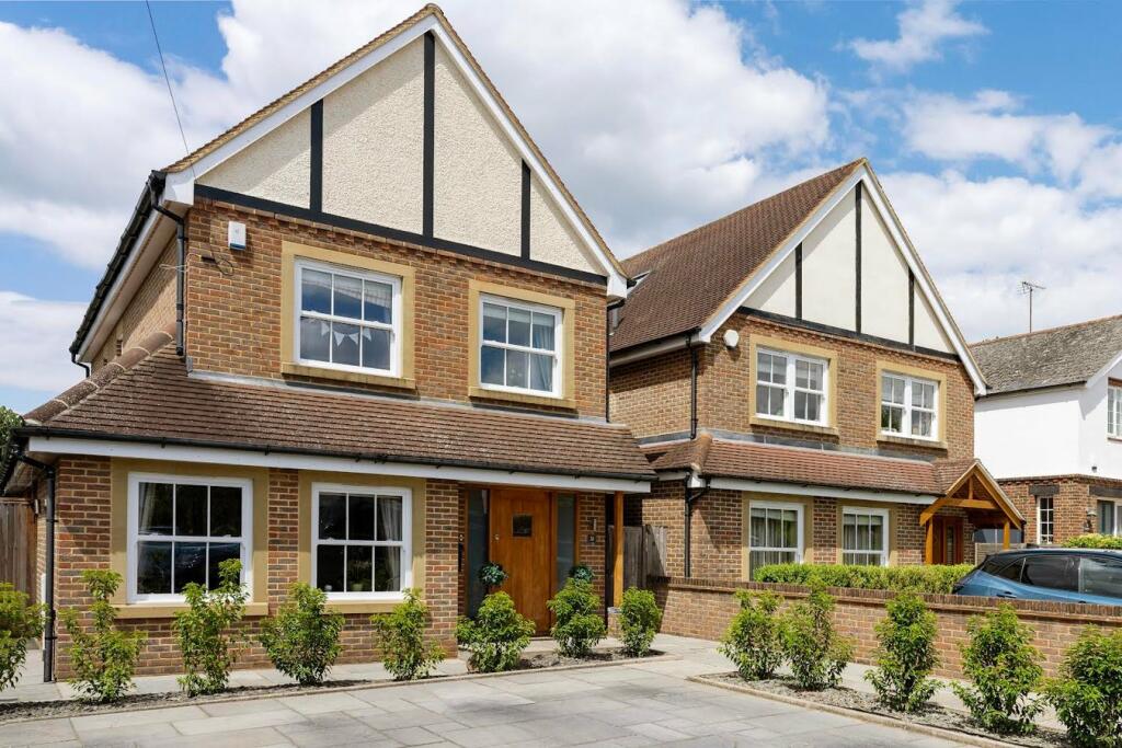5 bedroom detached house for sale in Freelands Road, Cobham, KT11