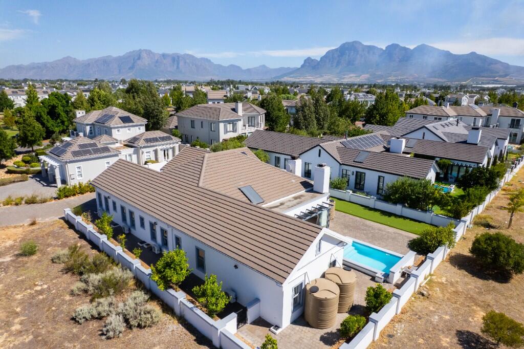 Main image of property: Paarl, Western Cape