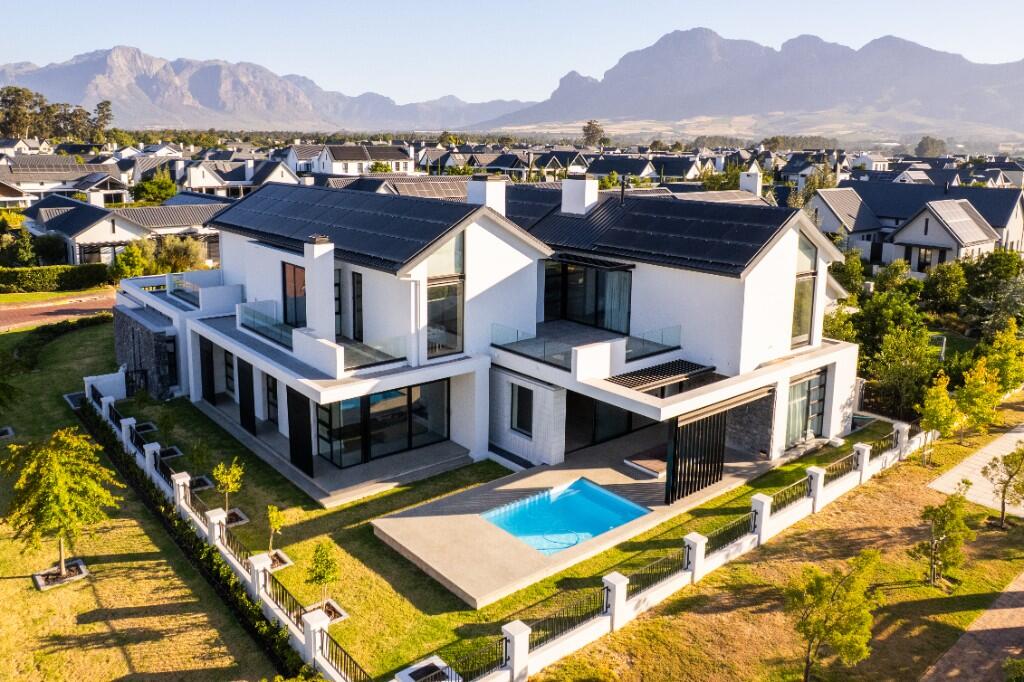 Main image of property: Paarl, Western Cape