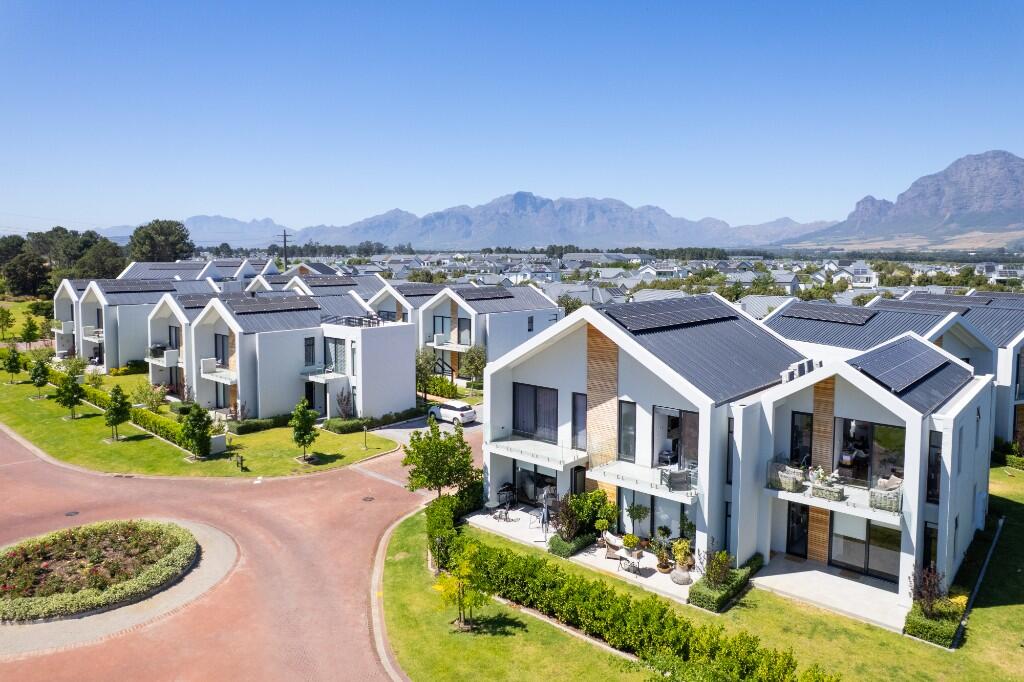 Main image of property: Paarl, Western Cape