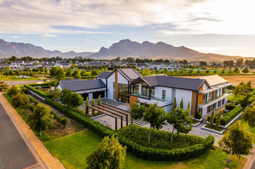 Main image of property: Paarl, Western Cape