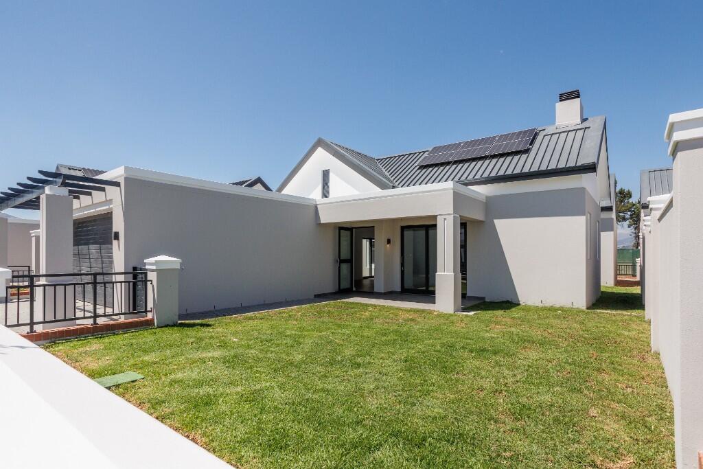 Main image of property: Paarl, Western Cape