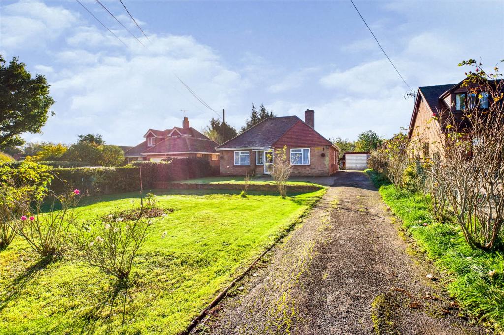 2 bedroom bungalow for sale in Sherfield Road, Bramley, Tadley