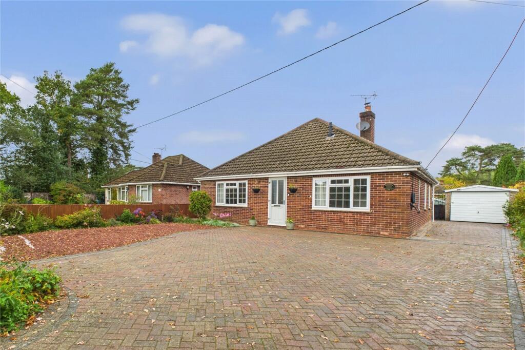 Main image of property: Silchester Road, Pamber Heath, Tadley, Hampshire, RG26