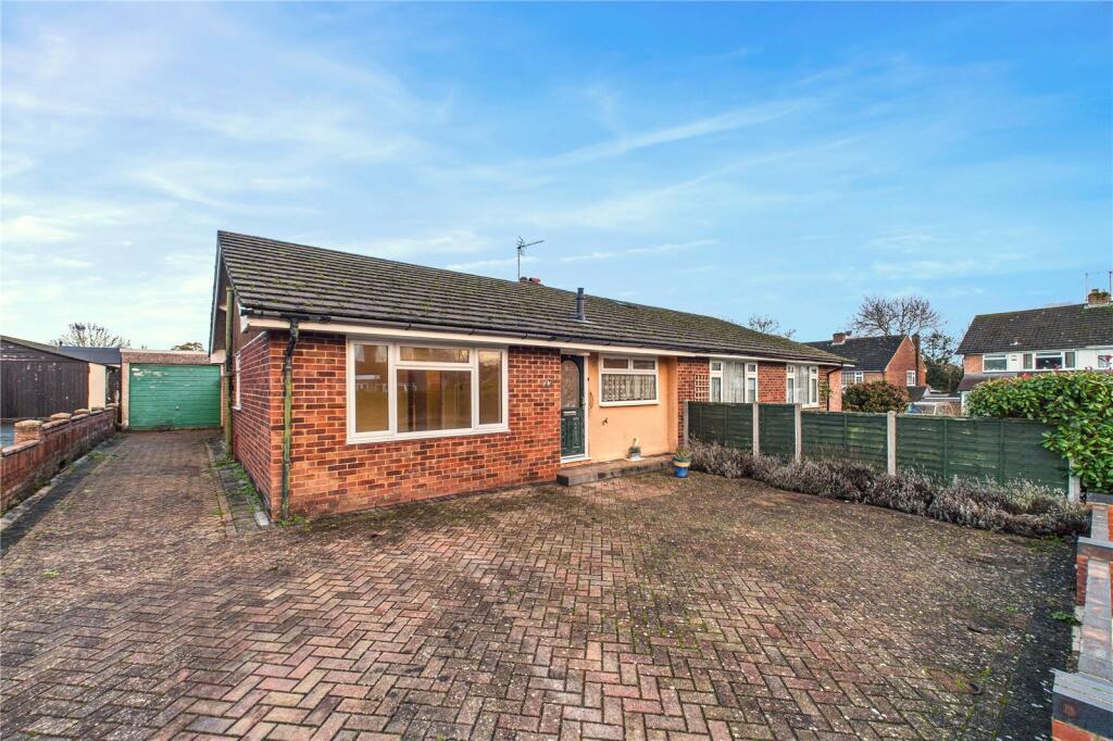 Main image of property: Glendale Road, Tadley, Hampshire, RG26