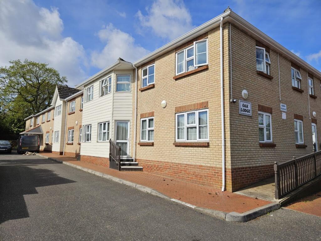 Main image of property: Oak Lodge, 21 Southend Road, Hockley, Essex