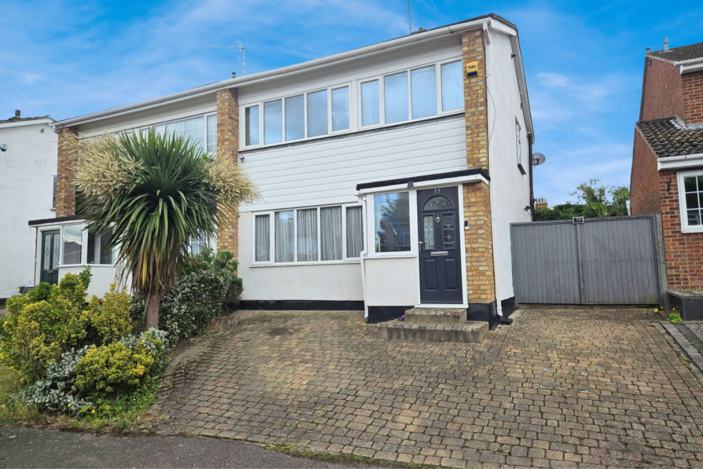 Main image of property: Hawthorne Gardens, Hockley, Essex