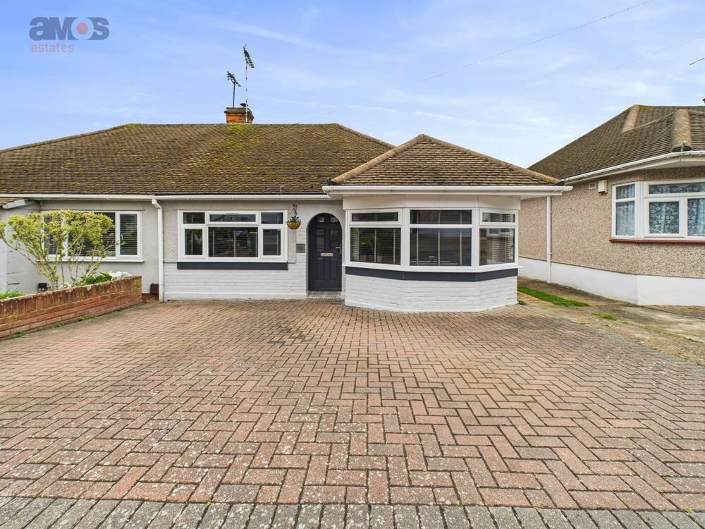 Main image of property: Broad Walk, Hockley, Essex, SS5 5DD
