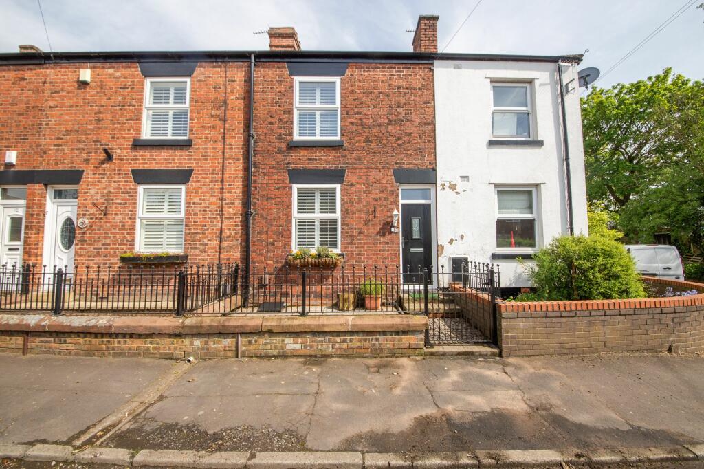 2 bedroom cottage for sale in Rob Lane, NewtonLeWillows, WA12