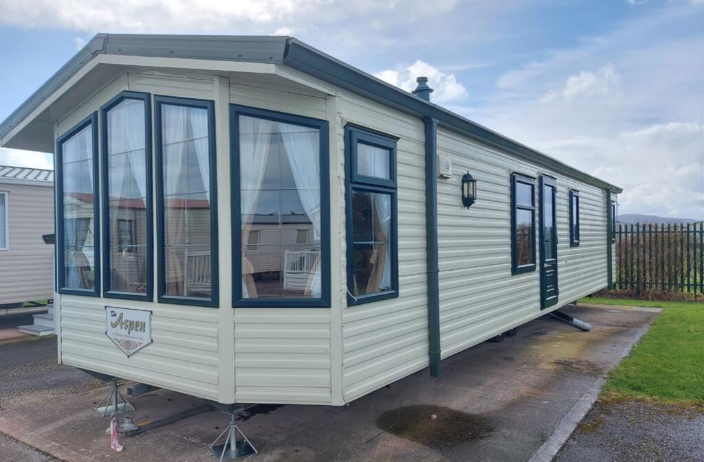 2 bedroom park home for sale in Park Lane Holiday Homes, Park Lane, Meols, CH47