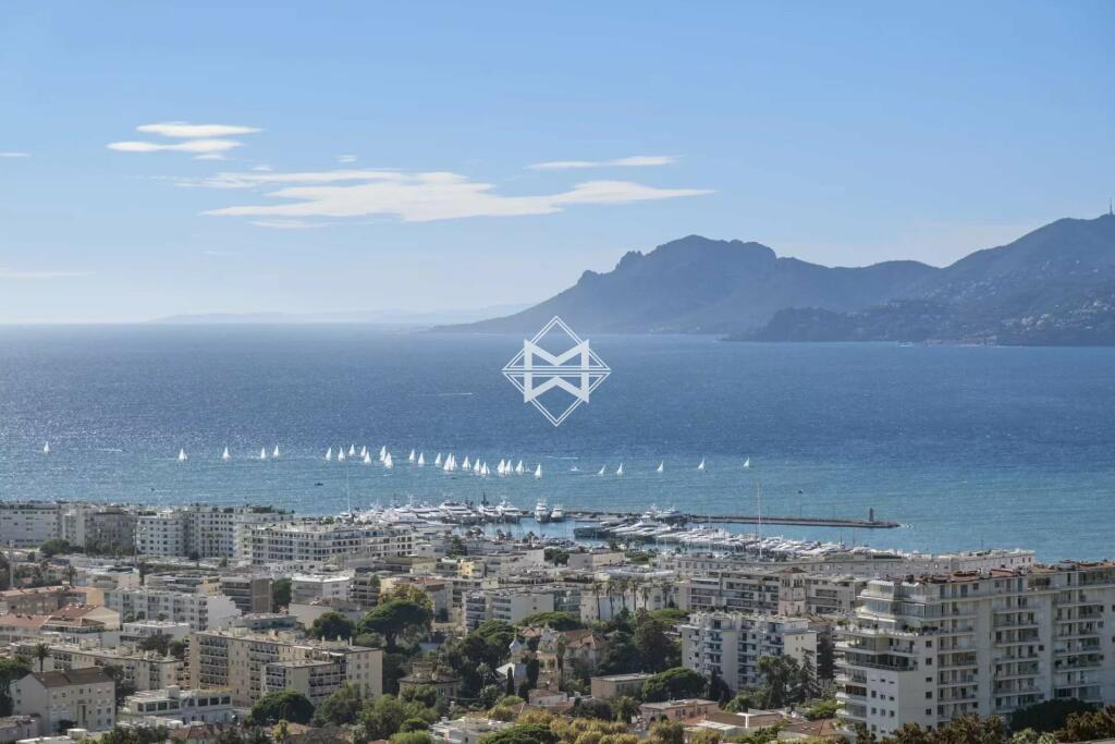 Main image of property: Provence-Alps-Cote d`Azur, Alpes-Maritimes, Cannes