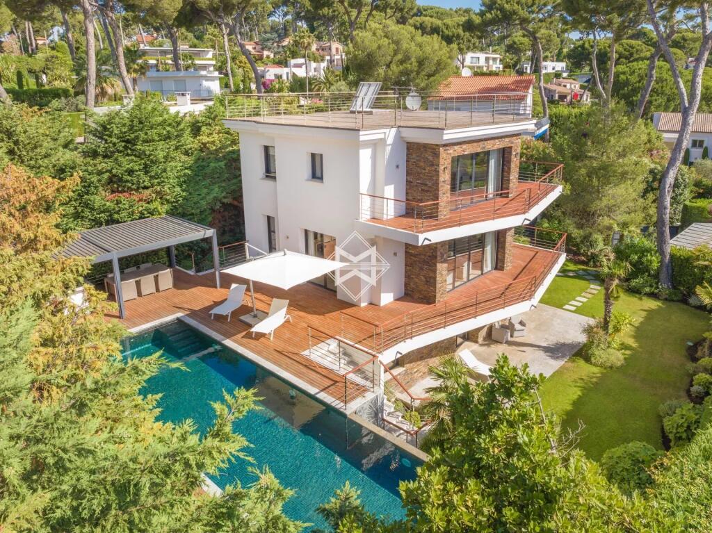 Main image of property: Provence-Alps-Cote d`Azur, Alpes-Maritimes, Antibes