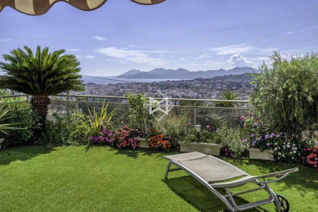 Main image of property: Provence-Alps-Cote d`Azur, Alpes-Maritimes, Le Cannet