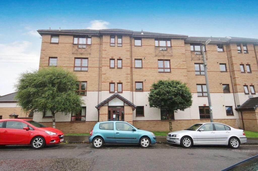 Main image of property: 2 bed flat @ Crow Rd, Anniesland, G13