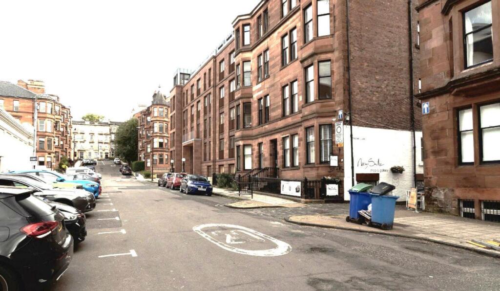 Main image of property: 2 bed, 2 bath @ Cresswell St, G12