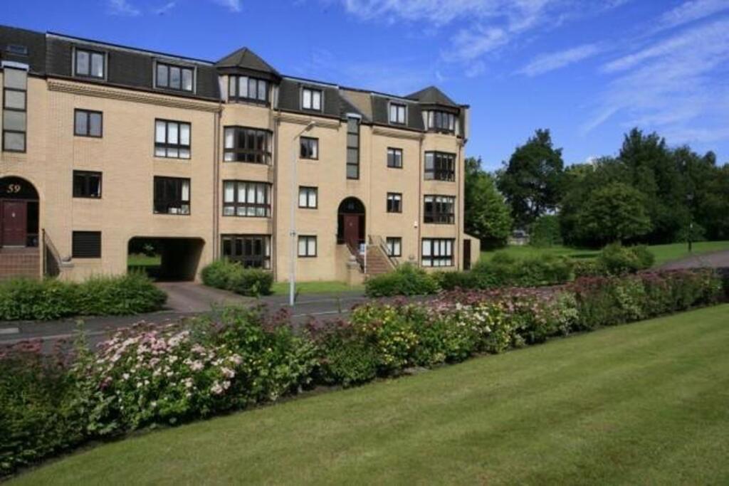 Main image of property: Well located 1 bed @ Hughenden Lane, G12