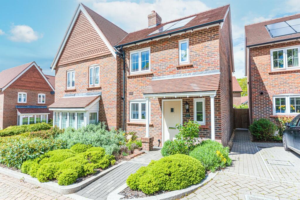 2 bedroom semidetached house for rent in Buchanan Way, Binfield, RG42