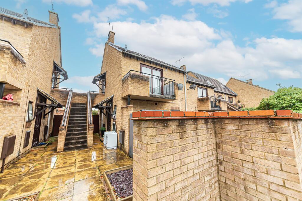 Main image of property: Maiden Place, Lower Earley, Reading, RG6