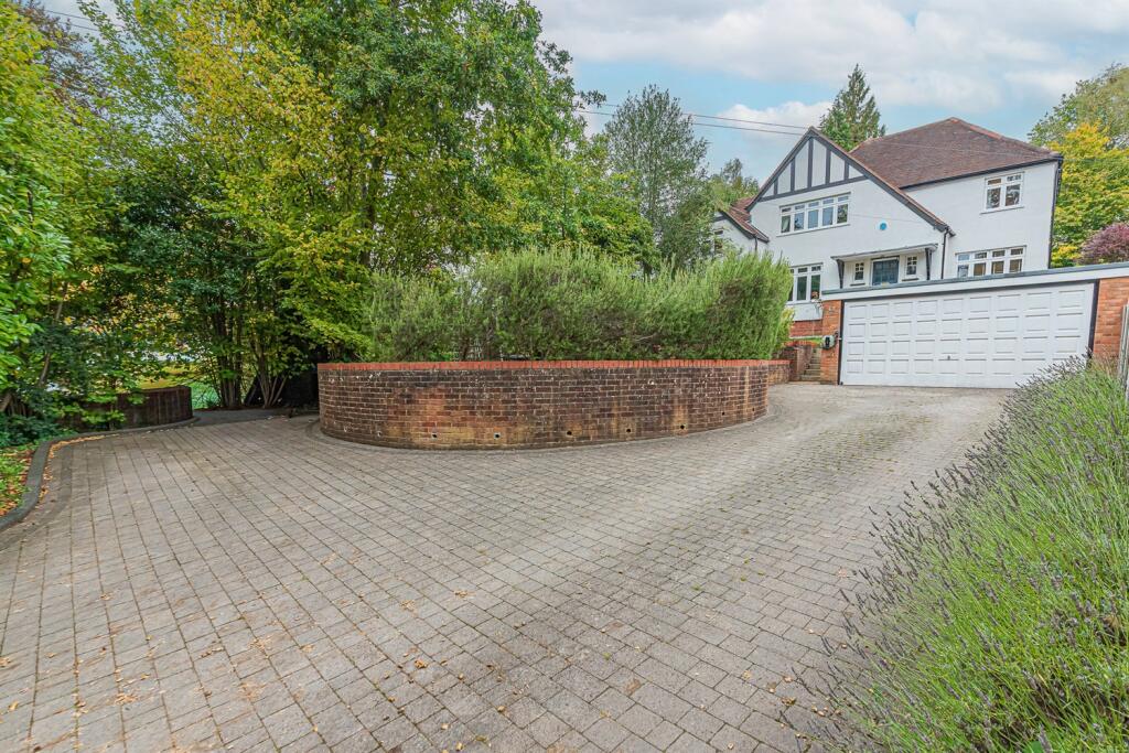 Main image of property: Pinehill Road, Crowthorne, RG45