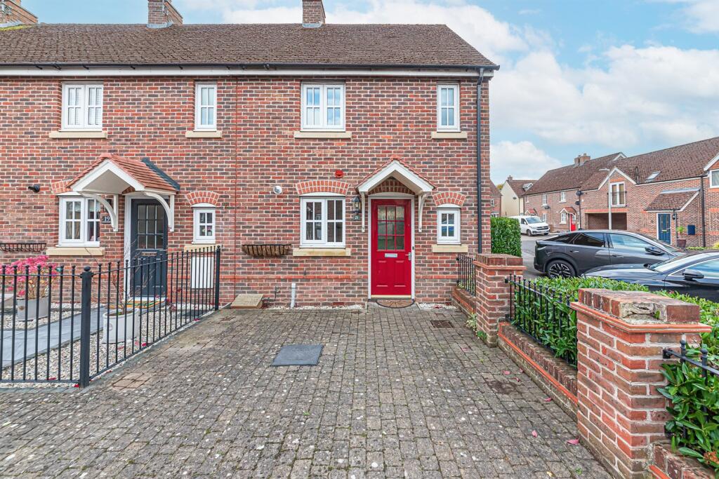 Main image of property: Acorn Gardens, Burghfield Common, Reading, RG7