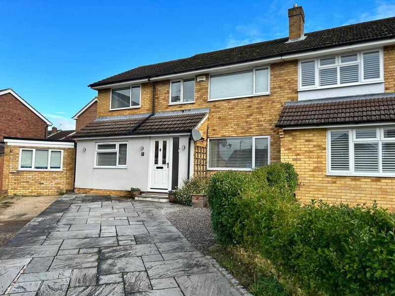 4 bedroom semidetached house for sale in Chinnor, OX39