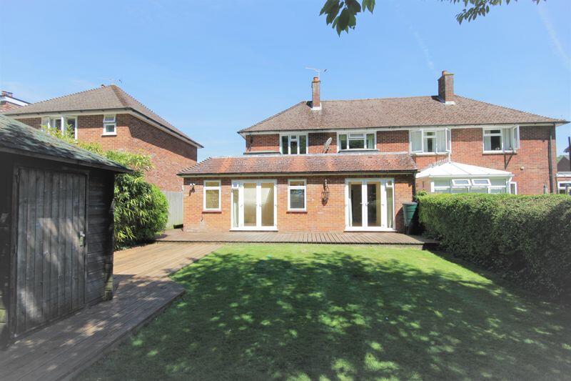 3 bedroom semidetached house for rent in Princes Risborough, HP27