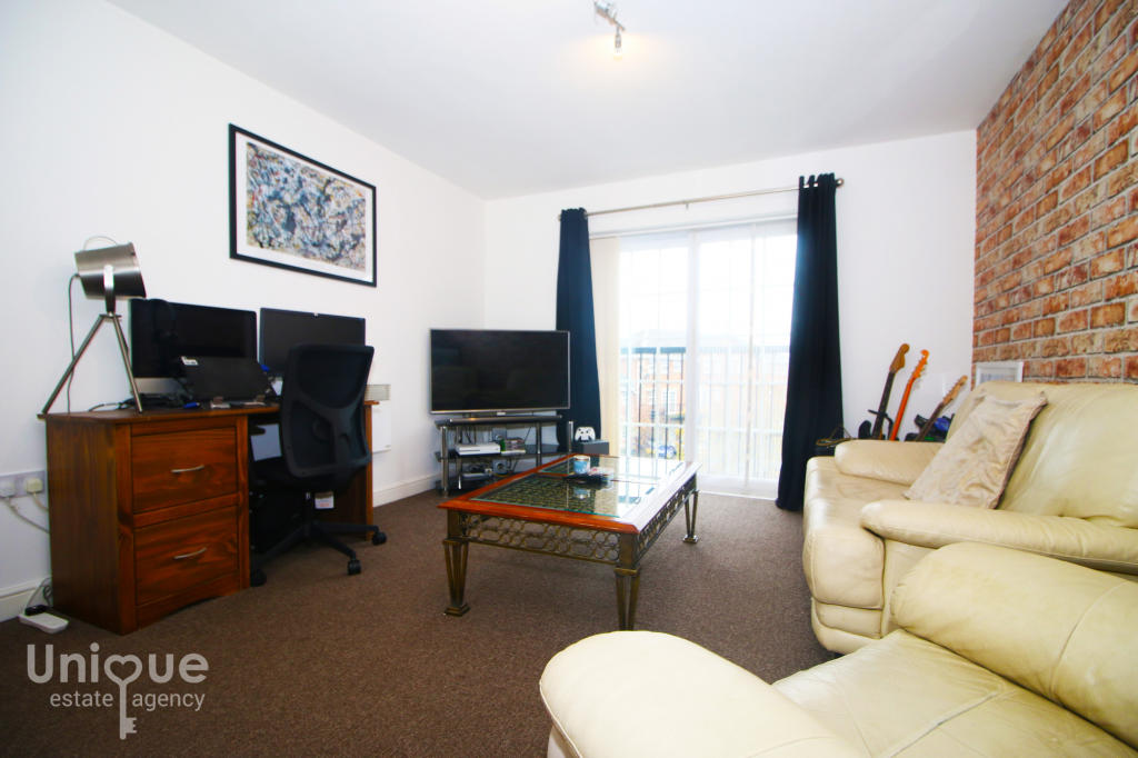 2 bedroom apartment for sale in Garden Close, PoultonleFylde