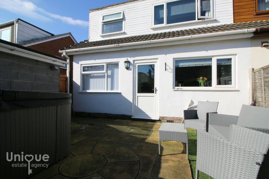 4 bedroom bungalow for sale in Dover Gardens, Carleton, Poultonle