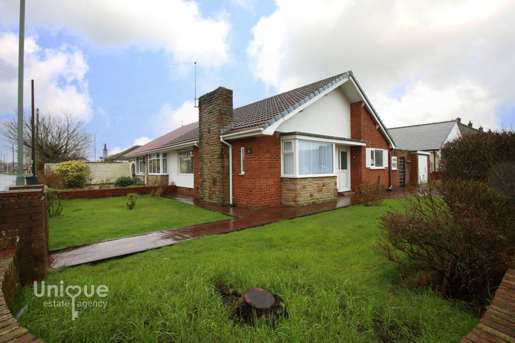 2 bedroom bungalow for sale in Northumberland Avenue, Thornton