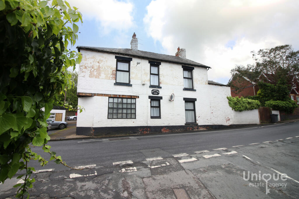 6 bedroom detached house for sale in Park Lane, PoultonleFylde, FY6