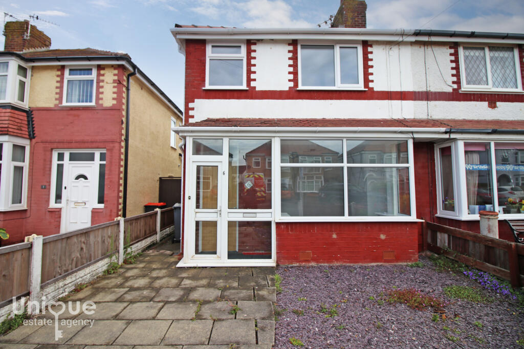 3 bedroom semi-detached house