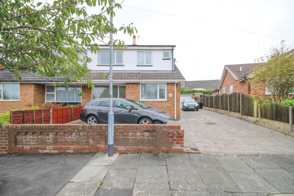 4 bedroom bungalow for sale in Parkstone Avenue, Thornton Cleveleys, FY5