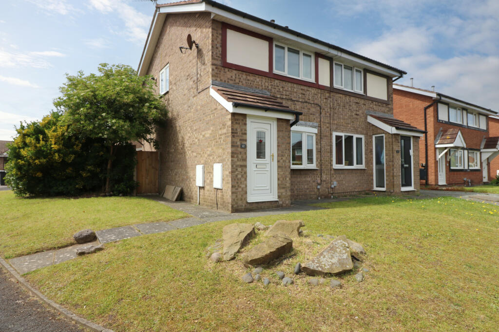 2 bedroom semidetached house for sale in Nightingale Drive, Poultonle