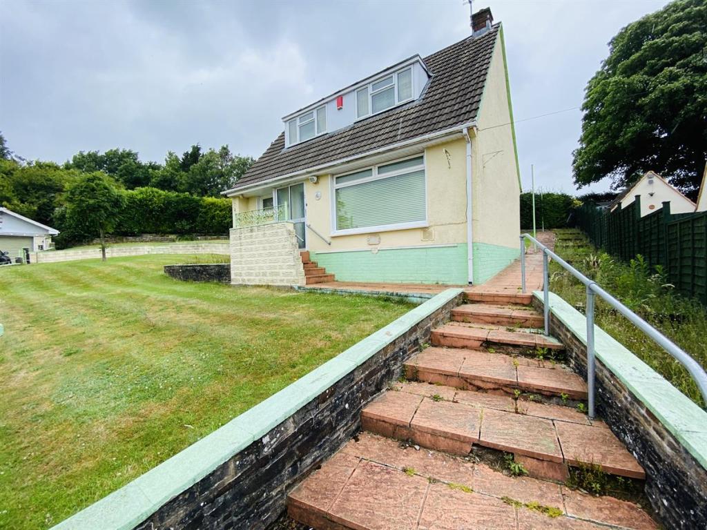 2 bedroom bungalow for sale in Cefn Rise, Rogerstone, Newport, NP10