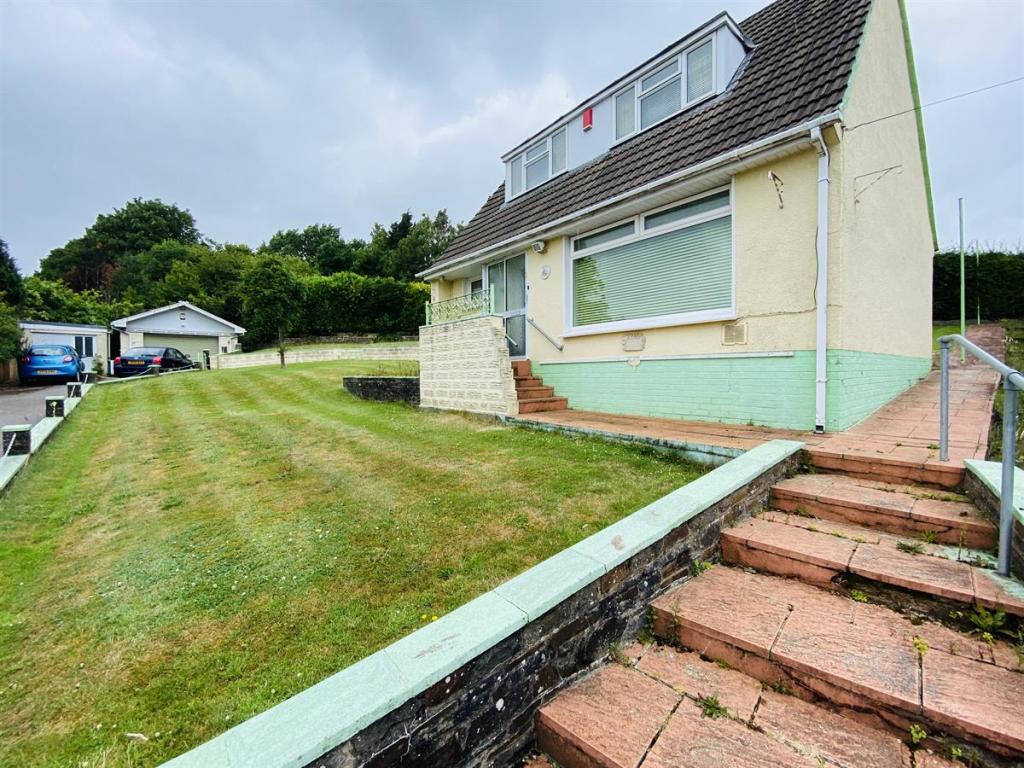 2 bedroom bungalow for sale in Cefn Rise, Rogerstone, Newport, NP10