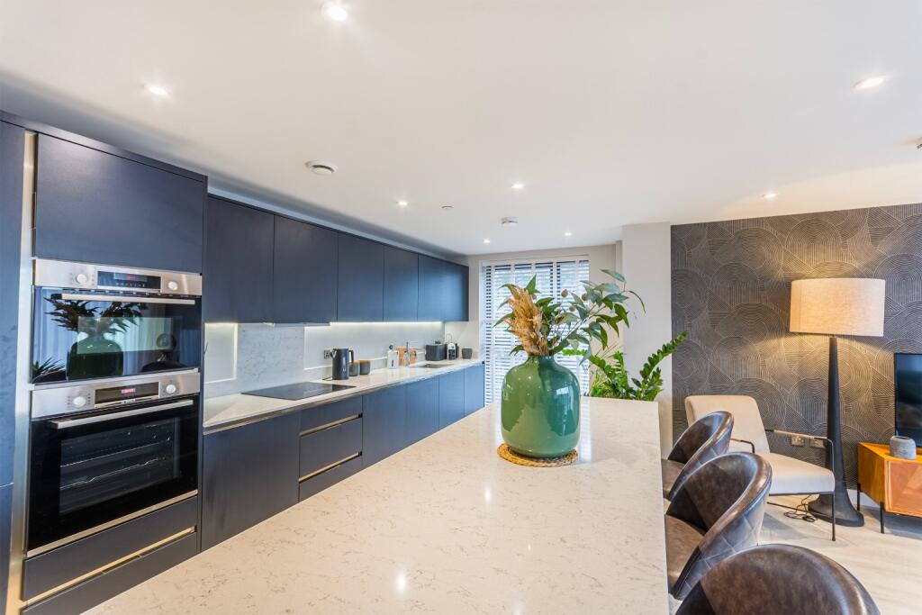 Main image of property: Wilford Lane, West Bridgford, Nottingham, Nottinghamshire, NG2 7ZZ