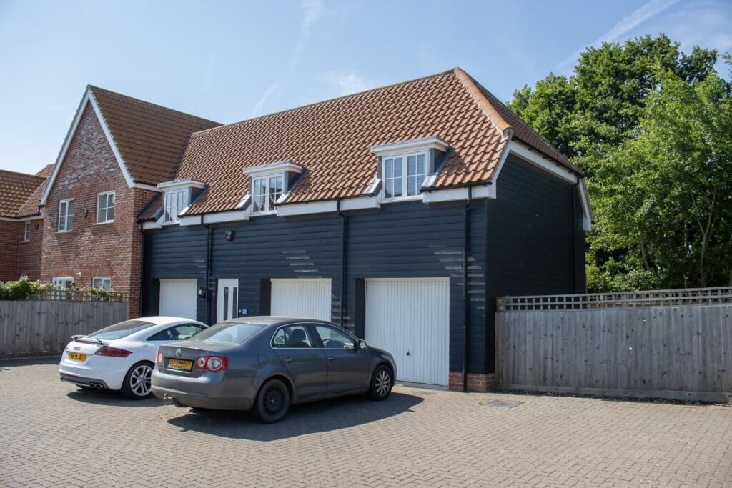 2 bedroom coach house for sale in Common Road, PE31