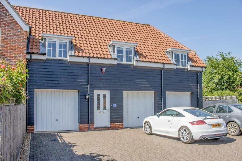 2 bedroom coach house for sale in Common Road, PE31