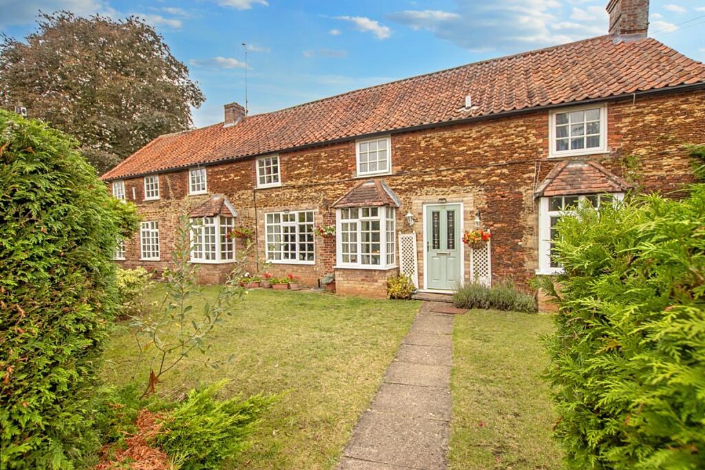 4 bedroom detached house for sale in Chapel Road, Dersingham, PE31