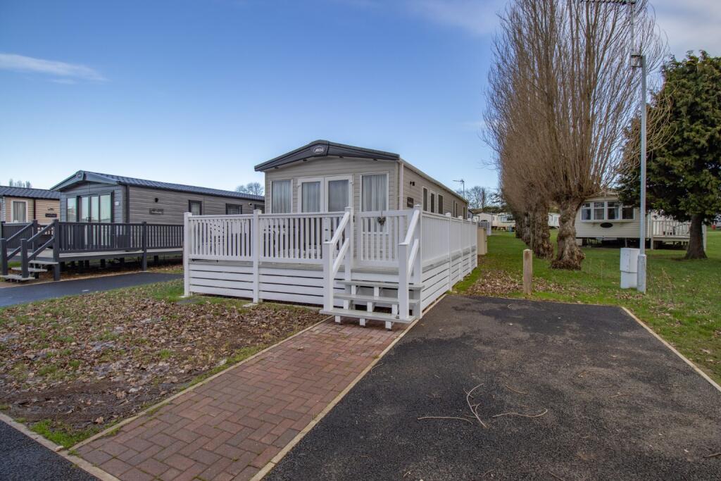 3 bedroom caravan for sale in Hampton, Manor Park Caravan Site, Manor