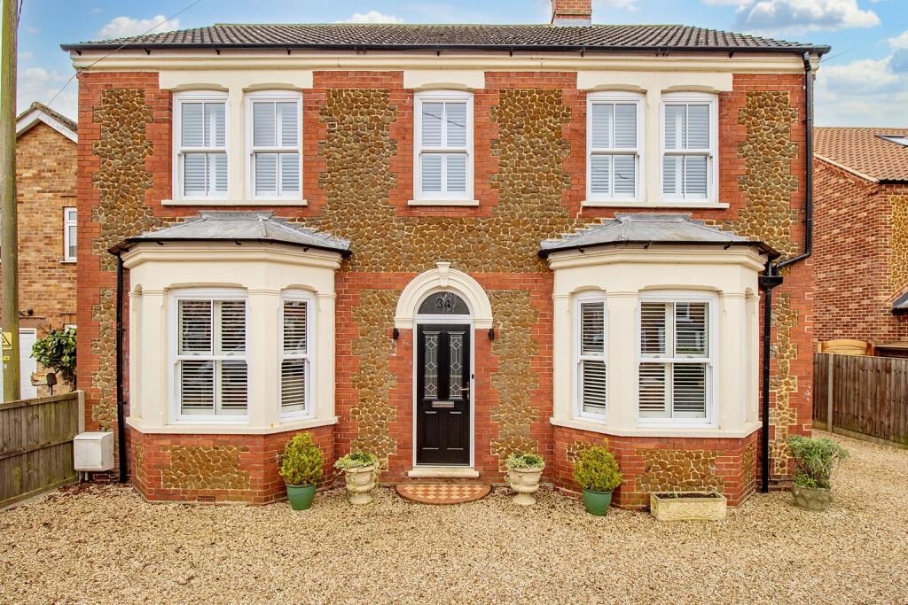 4 bedroom detached house for sale in Station Road, PE31