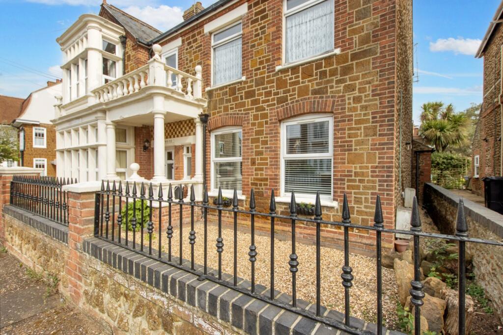 1 bedroom ground floor flat for sale in Austin Street, Hunstanton, PE36