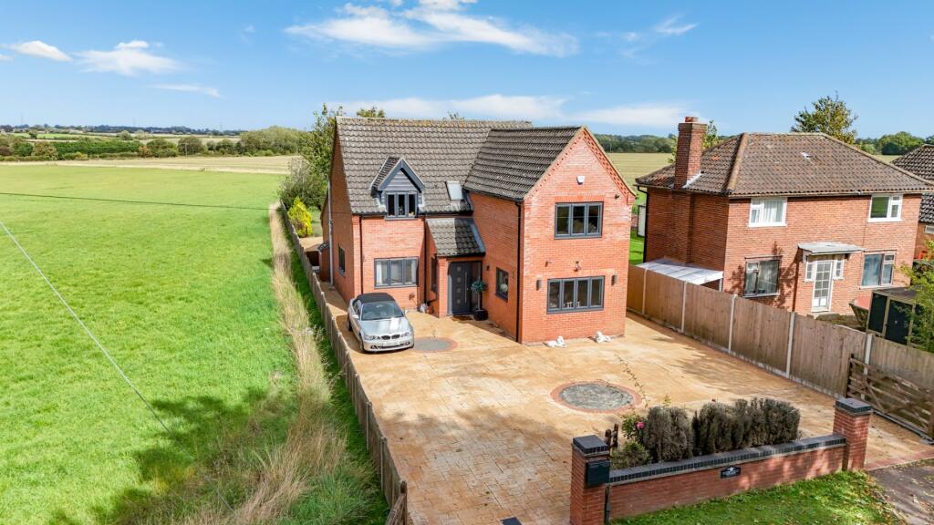 Main image of property: Dereham Road, Thuxton, Norwich, Norfolk, NR9