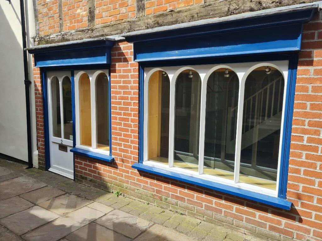 High street retail property to lease in High Street, Devizes, Wiltshire