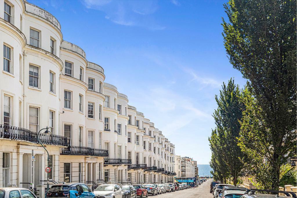 2 bedroom apartment for sale in Lansdowne Place, Hove, BN3 1FH, BN3